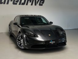 Porsche Taycan full