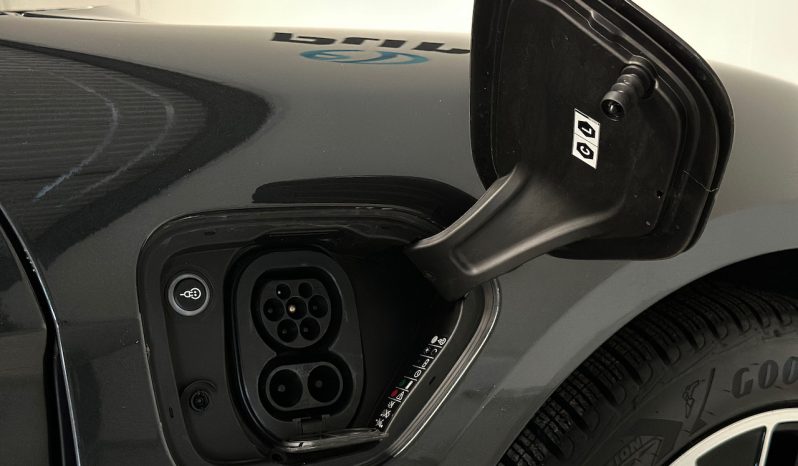 Porsche Taycan full