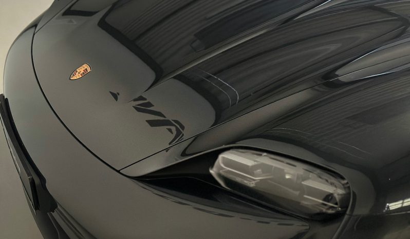 Porsche Taycan full
