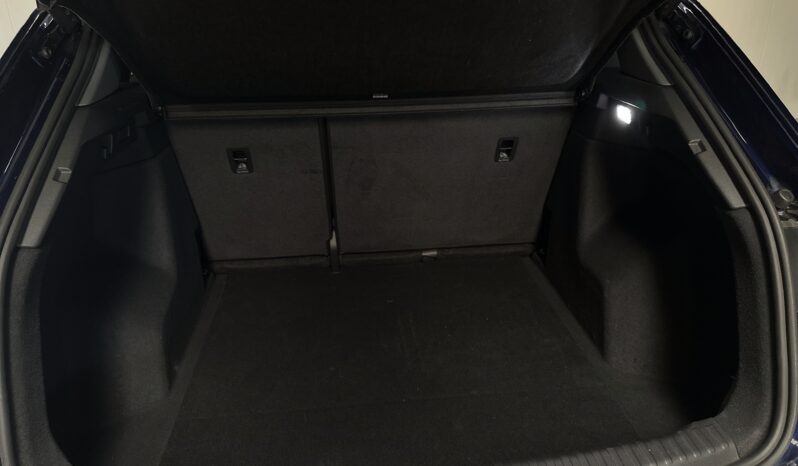 Audi Q4 full