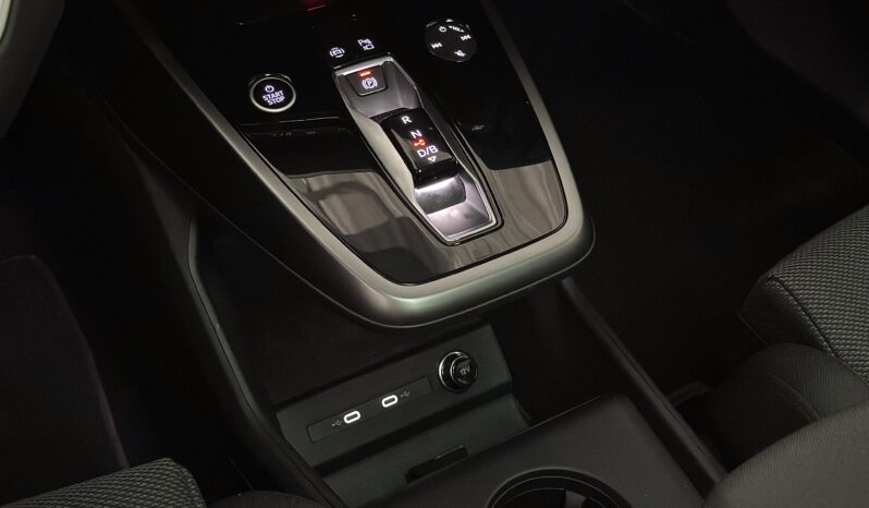 Audi Q4 full