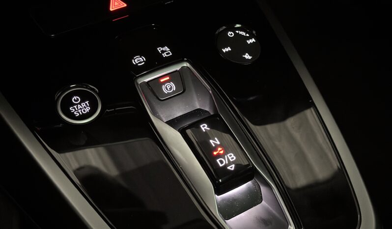 Audi Q4 full