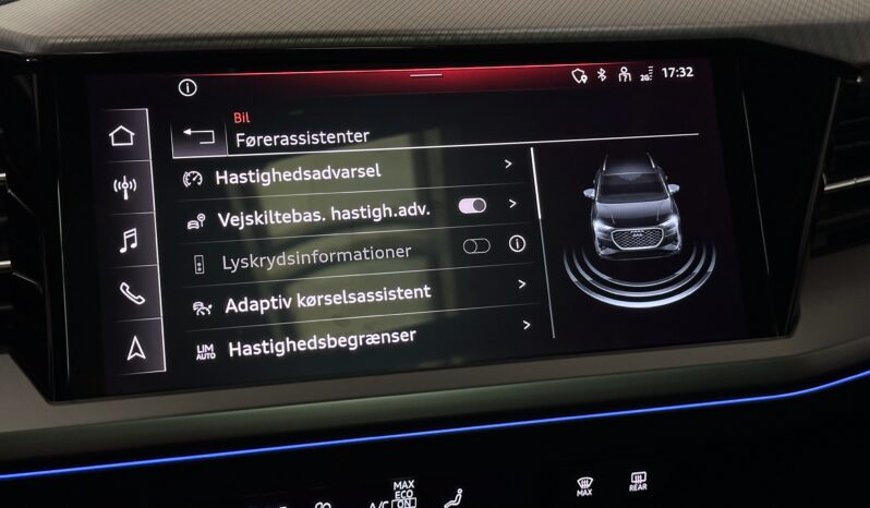 Audi Q4 full