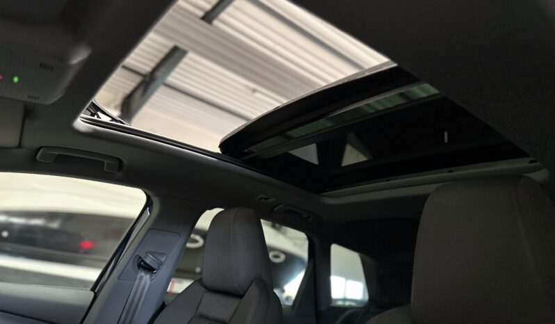 Audi Q4 full