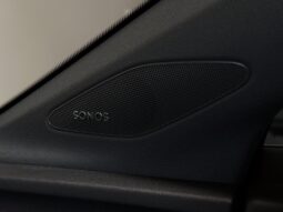 Audi Q4 full
