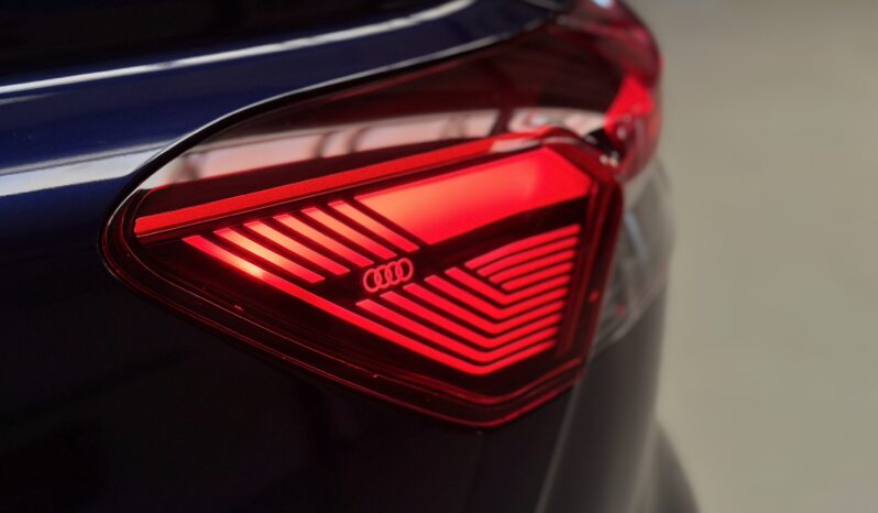 Audi Q4 full